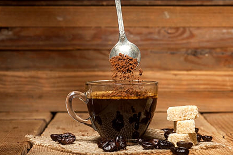 Café solúvel, como é feito e suas vantagens