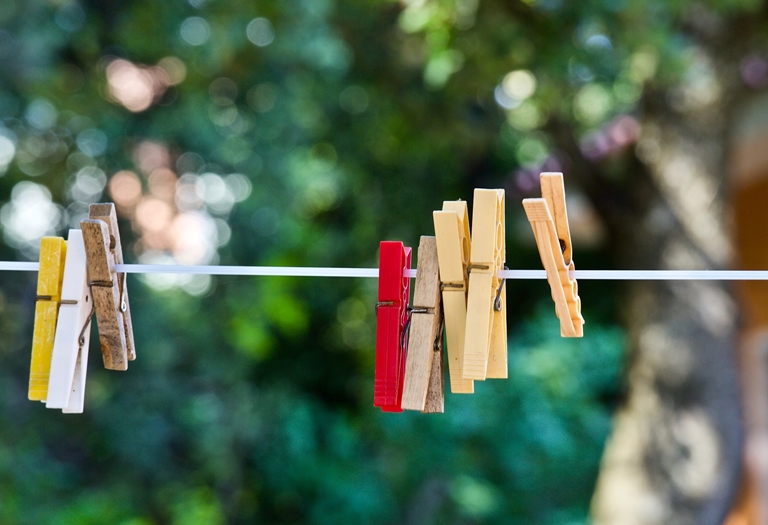Como deixar roupa mais cheirosa - cuidado ao estender | Blog Dona