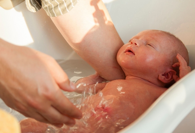 Dicas para os primeiros banhos do bebê