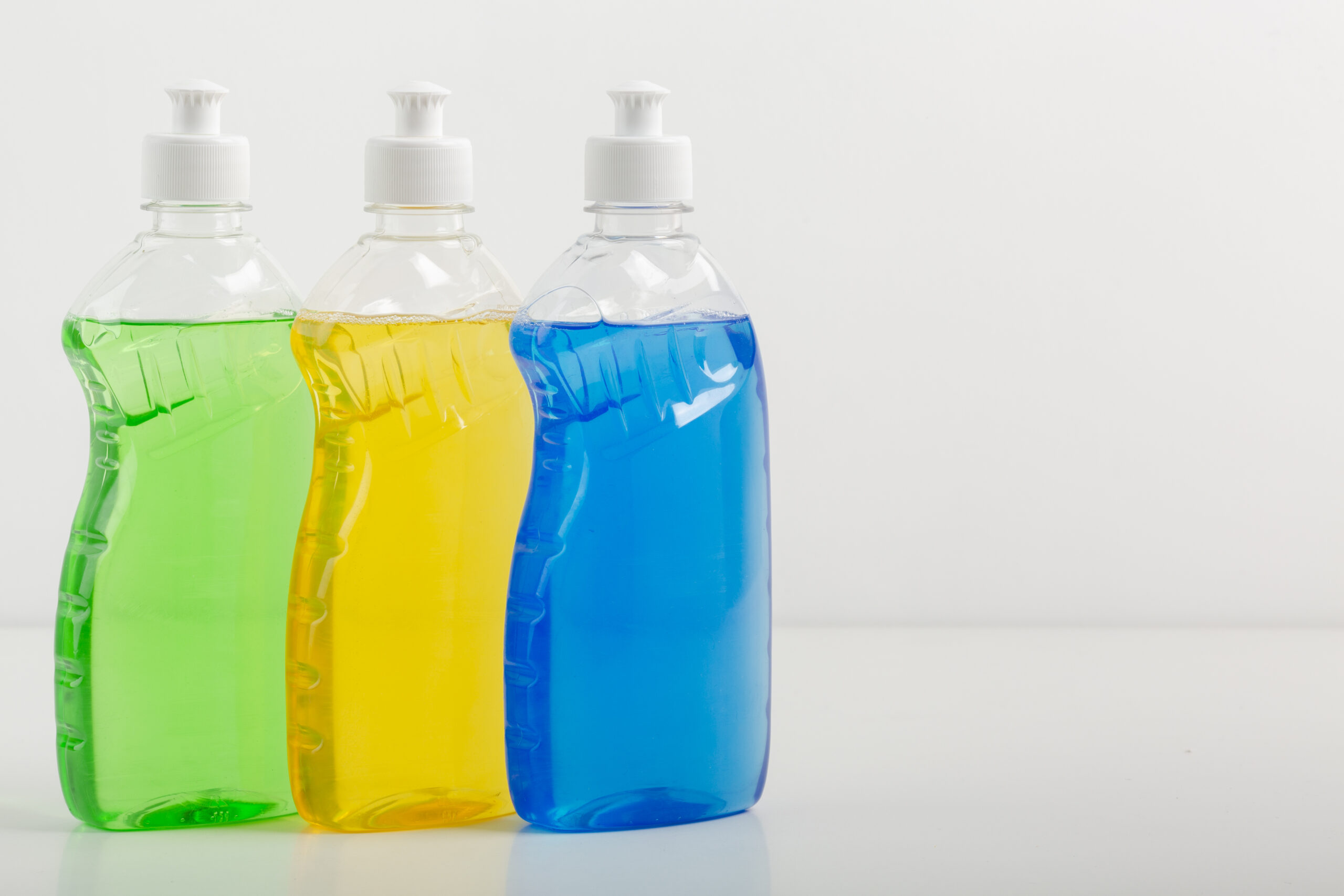produtos de limpeza em grandes volumes scaled